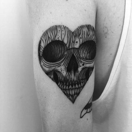 Tattoos - heart skull - 127101